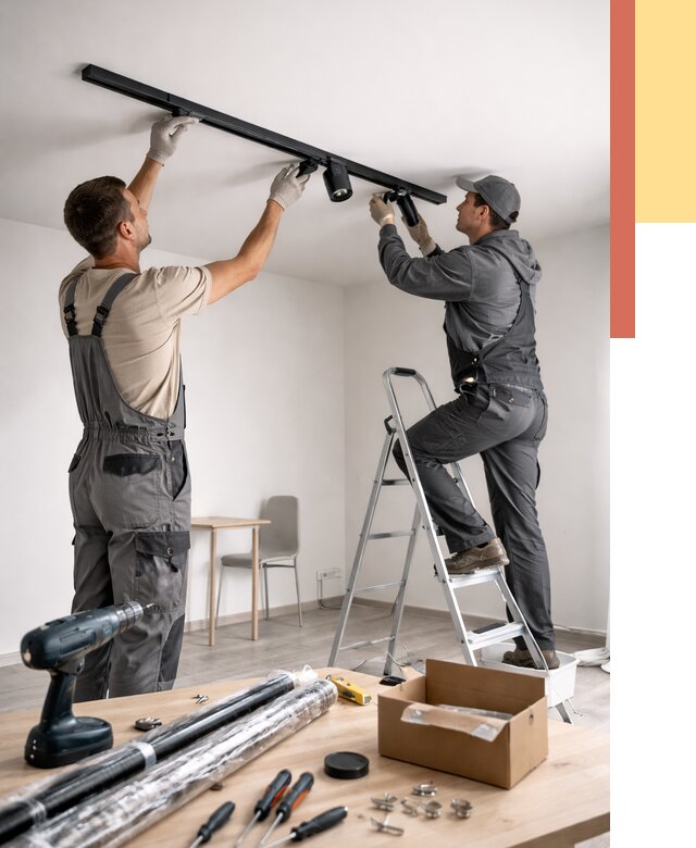 Установка трековых светильников в натяжной потолок в Кохме от 4363 руб. | ОТДЕЛОЧНИК-Кхм